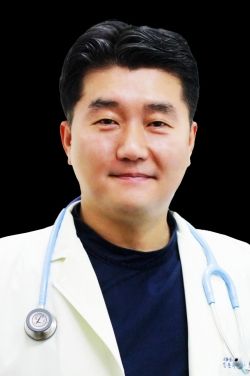 박중현 원장 (사진= 연세탑비뇨기과 제공)