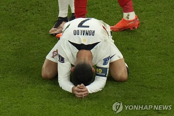 경기 후 좌절하는 호날두 / 연합뉴스