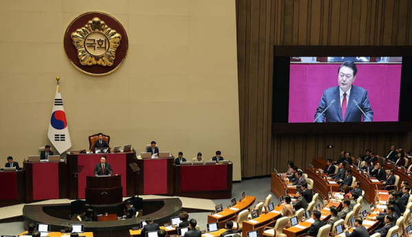 31일 오전 국회에서 내년도 정부 예산안에 대한 시정연설을 하고 있는&nbsp;윤석열 대통령./ 연합뉴스&nbsp;