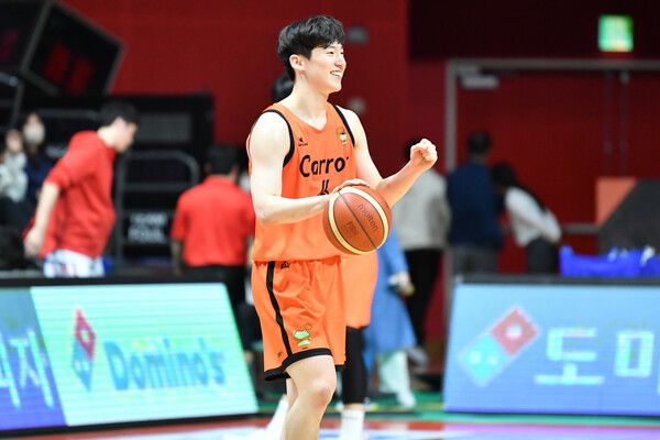 프로 2년 차 가드 이정현이 고양 캐롯 점퍼스 '에이스'의 임무를 해냈다. /KBL 제공