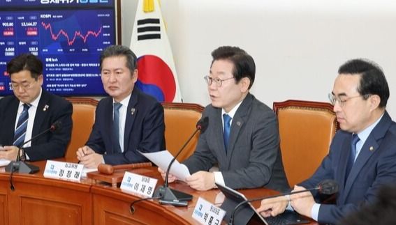 이재명 더불어민주당 대표가 14일 오전 국회에서 열린 최고위원회의에서 발언하고 있다. / 연합뉴스