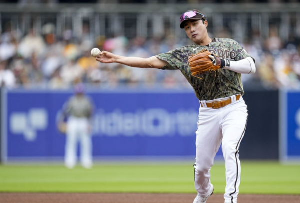 17일(한국시간) 밀워키 브루어스와 경기에 6번 2루수로 선발 출전한 김하성(샌디에이고 파드리스). / 연합뉴스