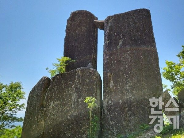 규봉암 입구에 있는 거대 바위 / 이수현 기자