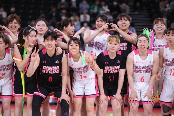 WKBL 라이징스타팀(검은색 유니폼)이 올스타 한일 교류전을 마쳤다. /ⓒW리그