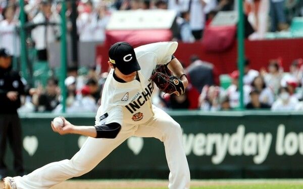 SSG 선발 투수 박종훈이 역투하고 있다. /연합뉴스