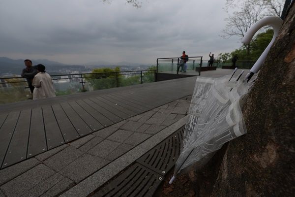 7일 전국은 흐리고 곳곳에 비가 내리겠다. / 연합뉴스