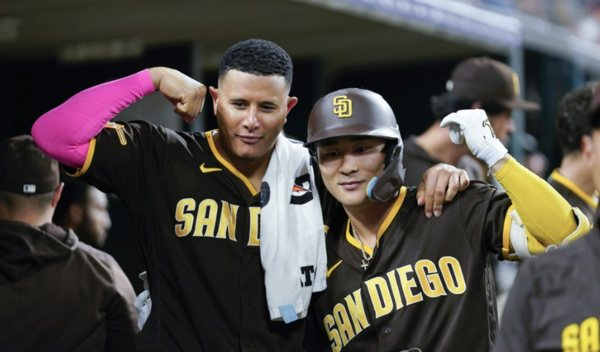 샌디에이고 매니 마차도(왼쪽)와 김하성. /AP 연합뉴스