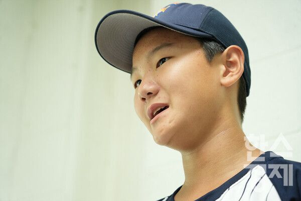 연세 유소년야구단 조윤성 선수가 25일 강원도 횡성군의 횡성베이스볼테마파크에서 본지와 인터뷰를 진행하고 있다. /횡성=최대성 기자 dpdaesung@sporbiz.co.kr 2023.07.22