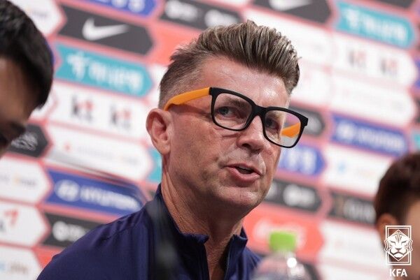 콜린 벨 감독. /KFA 제공