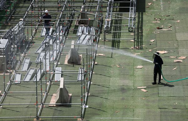 잼버리 K팝 콘서트 구조물이 설치되고 있는 서울월드컵경기장의 모습. /연합뉴스