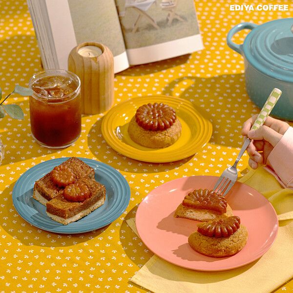 약과 디저트 2종 ./이디야커피 제공.