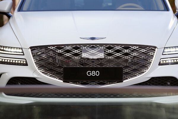 지난 12일 오전 서울 강남구 레스파스 에트나에서 제네시스 G80 포토미디어 데이가 열렸다. 전면부에 부분변경된 이중 메쉬 구조의 라디에이터 그릴 / 최대성 기자