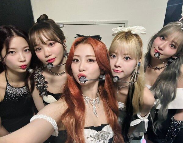 르세라핌 공식 X(구 트위터) 캡처