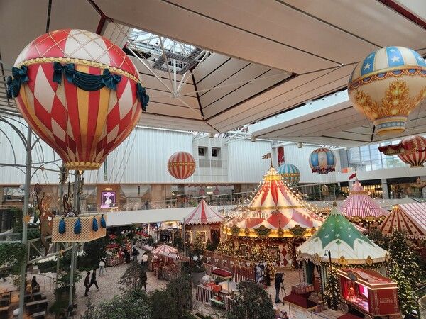 더현대 서울 크리스마스 '움직이는 대극장' / 사진=이수민 기자&nbsp;