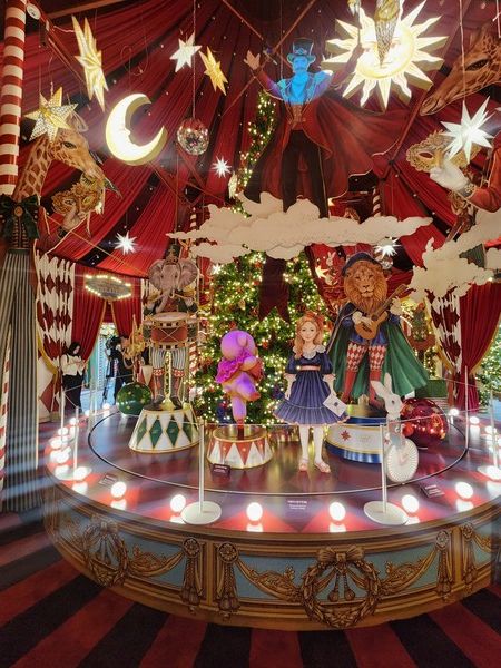 더현대 서울 크리스마스 '움직이는 대극장' / 사진=이수민 기자&nbsp;