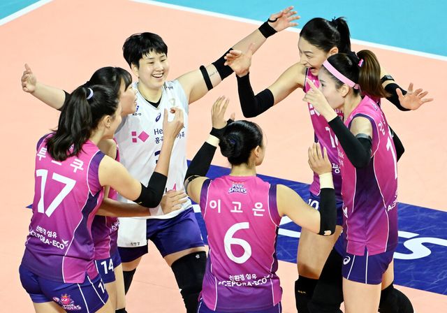 &nbsp;프로배구 V리그 여자부 개막 6연승을 달린 흥국생명. /KOVO 제공