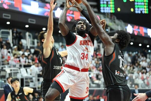 프로농구 서울 SK 나이츠 자밀 워니(가운데). /KBL 제공