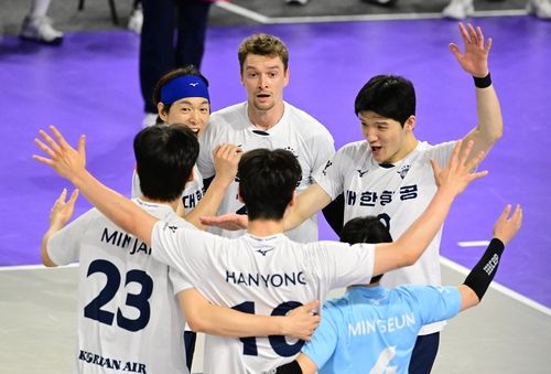 대한항공 선수들이 기뻐하고 있다. /KOVO 제공