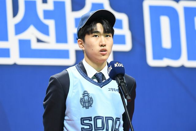 &nbsp;프로농구 2024 KBL 신인선수 드래프트에서 비선수 출신 최초로 지명된 고양 소노 정성조. /KBL 제공