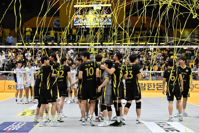 올 시즌 첫 연승을 달린 KB손해보험. /KOVO 제공