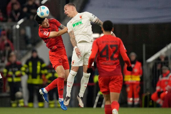 독일 분데스리가 바이에른 뮌헨 김민재(왼쪽). /연합뉴스