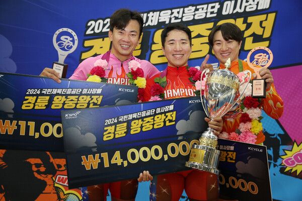 지난 6월 이사장배 왕중왕전에서 입상한 한국 경륜 최강자 3인방(왼쪽부터 2위 정종진·1위 임채빈·3위 전원규). /국민체육진흥공단 제공