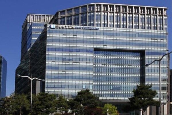 대한상공회의소는 19일 대한상의 회관에서 8개 기업 경영경제연구소장을 초청해 간담회를 마련했다. / 대한상의