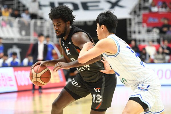 프로농구 수원 KT 소닉붐 레이션 해먼즈(왼쪽). /KBL 제공