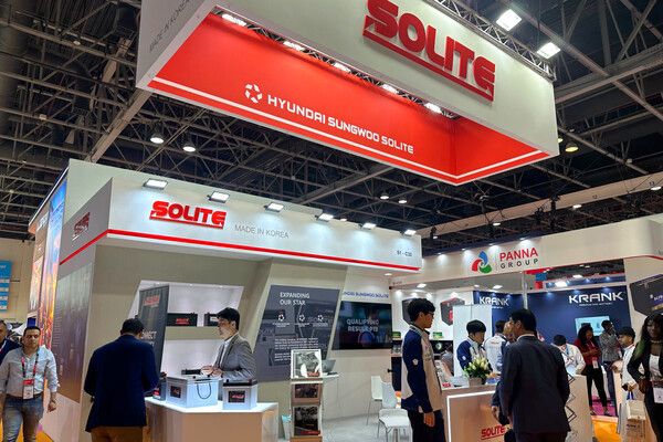 '오토메카니카 두바이 2024’에 마련된 현대성우쏠라이트 전시 부스 전경/ 현대성우쏠라이트