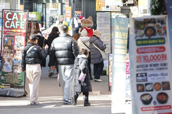 지난 22일 서울의 한 식당가./연합뉴스.
