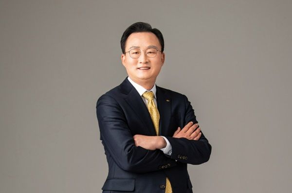 이환주 KB라이프생명 대표가 차기 KB국민은행장으로 낙점받은 가운데 내부통제 강화와 글로벌 부문 경쟁력 제고가 최우선 경영과제로 꼽힌다. /KB금융그룹 제공