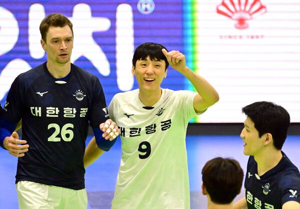 프로배구 V리그 남자부 대한항공 곽승석(오른쪽). /KOVO 제공