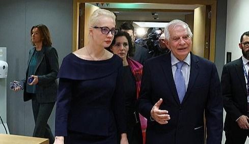 유럽연합 외교장관 회의에 참석한 율리아 나발나야 /&nbsp;연합뉴스