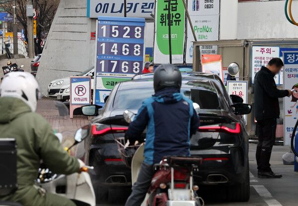 서울 시내 한 주유소./연합뉴스.