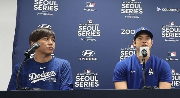 오타니 쇼헤이 전 통영가 미즈하라 잇페이(왼쪽). /연합뉴스