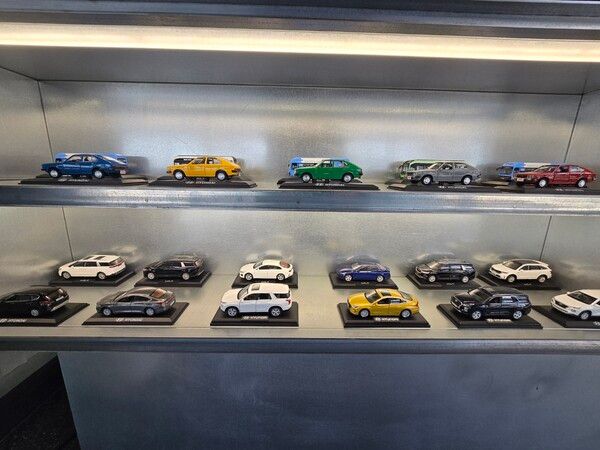 브랜드 숍에는 다양한 미니어처가 전시돼있다. /박시하 기자