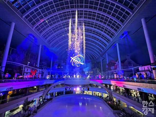 35주년 야간 퍼레이드 '월드 오브 라이트' 더 라이트 오브 더 하트. /강상헌 기자