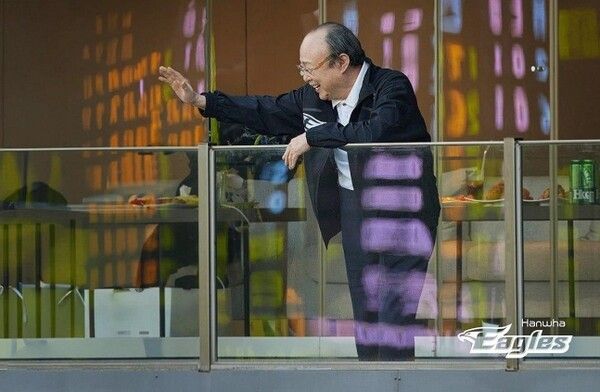 대전 한화생명이글스파크 찾은 김승연 한화그룹 회장. /한화 이글스 제공