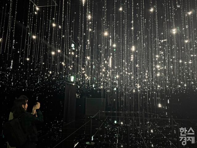 모히건 인스파이어 엔터테인먼트 리조트 르 스페이스 '새로운 행성으로 떠나는 포털'. /강상헌 기자