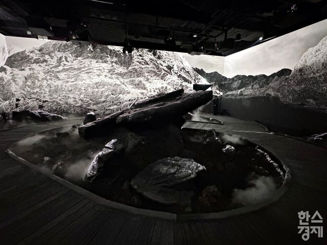 모히건 인스파이어 엔터테인먼트 리조트 르 스페이스 '역동의 볼캐닉'. /강상헌 기자