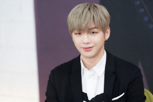 가수 강다니엘 / 커넥트엔터테인먼트