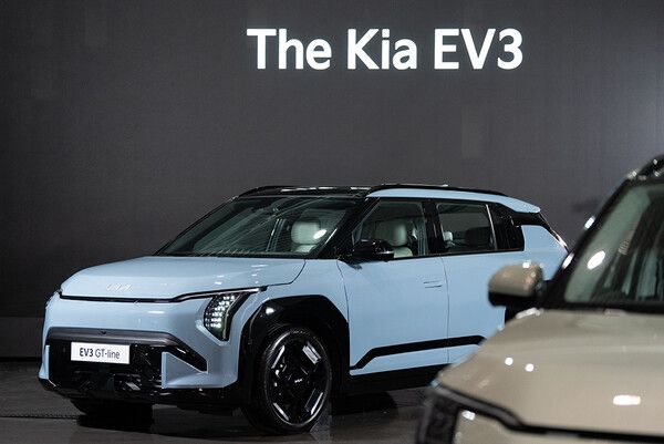 지난 22일 오전 서울 성동구 기아 EV 언플러그드 그라운드에서 &nbsp;'The Kia EV3 포토미디어데이' 행사가 열렸다. 사진은 전시된 EV3 GT-line. / 최대성 기자