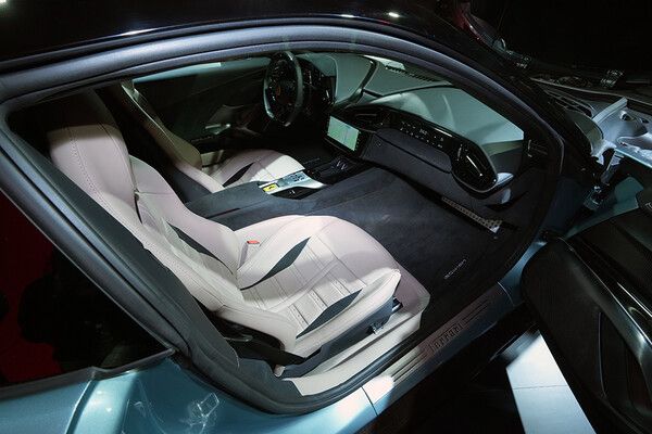 페라리가 30일 '페라리 12칠린드리 아시아 프리미어'를 열고 국내에서 아시아 최초로 12칠린드리를 공개했다. /최대성 기자