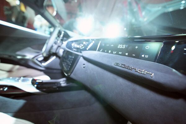 페라리가 30일 '페라리 12칠린드리 아시아 프리미어'를 열고 국내에서 아시아 최초로 12칠린드리를 공개했다. /최대성 기자