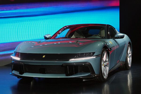 페라리가 30일 '페라리 12칠린드리 아시아 프리미어'를 열고 국내에서 아시아 최초로 12칠린드리를 공개했다. /최대성 기자