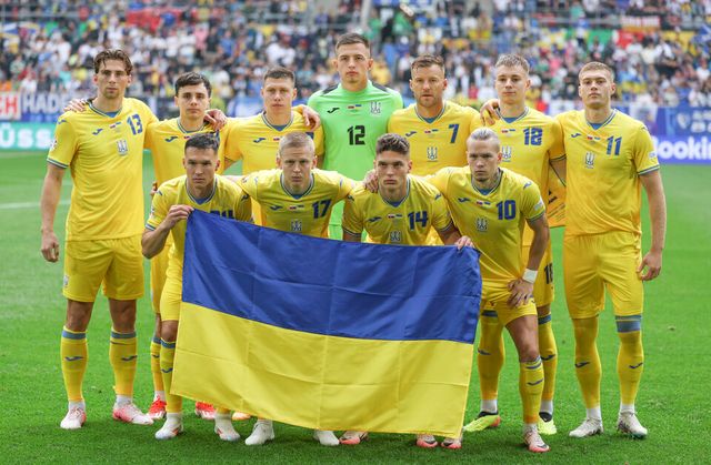 E조에선 우크라이나가 슬로바키아에 2-1 역전승을 거두고 1승 1패로 조 2위로 뛰어 오르며 16강 진출 가능성을 높였다. /연합뉴스