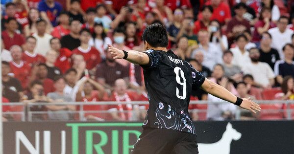 6일(현지시간) 싱가포르 국립경기장에서 열린 2026 북중미 월드컵 아시아 2차 예선 조별리그 C조 5차전 한국과 싱가포르의 경기. 전반전 팀 두번째 골을 넣은 주민규가 세리머니를 하고 있다. /연합뉴스