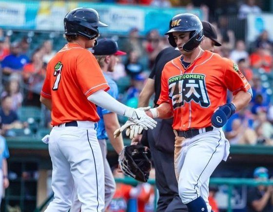 탬파베이 레이스 산하 마이너리그 더블A 팀인 몽고메리 비스킷츠는 지난달 26일(이하 현지 시각)과 28일 경기에서 ‘김치’가 적힌 유니폼을 입고 경기를 치렀다. / 몽고메리 비스킷츠 SNS