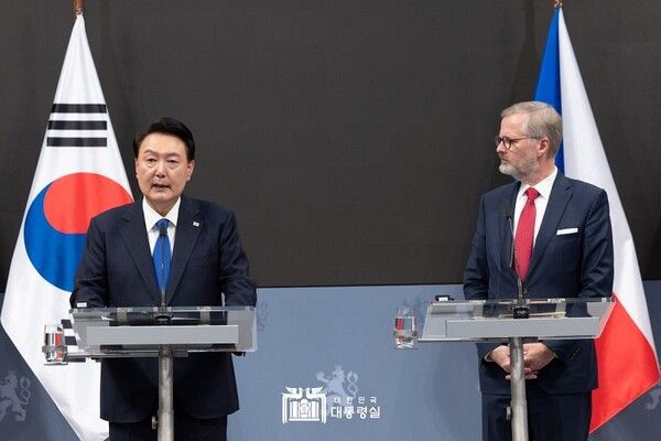 20일(현지시간) 윤석열 대통령은 페트르 피알라 체코 총리와 함께 공동언론발표를 했다. / 사진=대통령실 홈페이지.