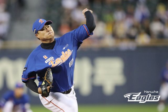 류현진이 무려 13년 만(4727일)에 LG를 상대로 승리를 챙겼다. /한화 제공